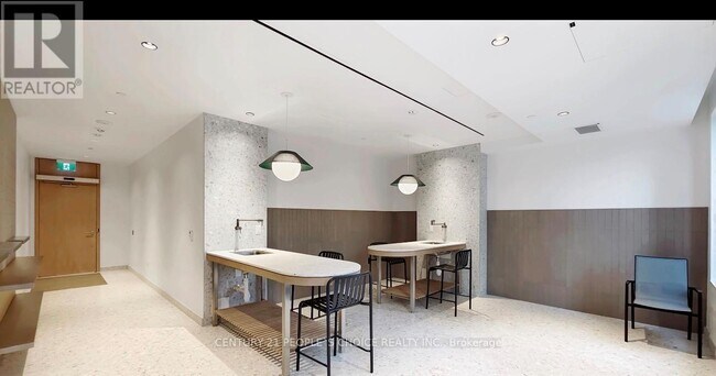 Building Photo - 395 Square One Dr