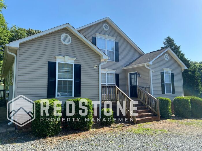 Primary Photo - 3 Bed, 3 Full Bath - Duplex ( ELON )