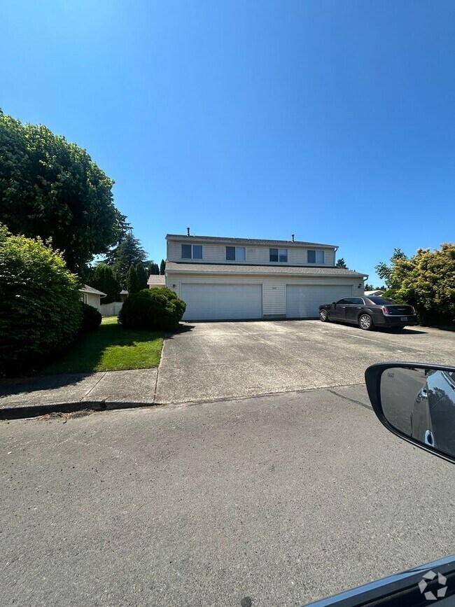 Building Photo - 808 NE 163rd Ave
