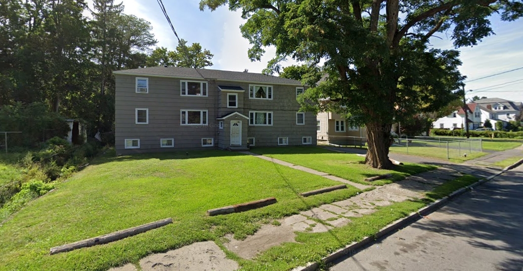 Primary Photo - 544 Valley Dr
