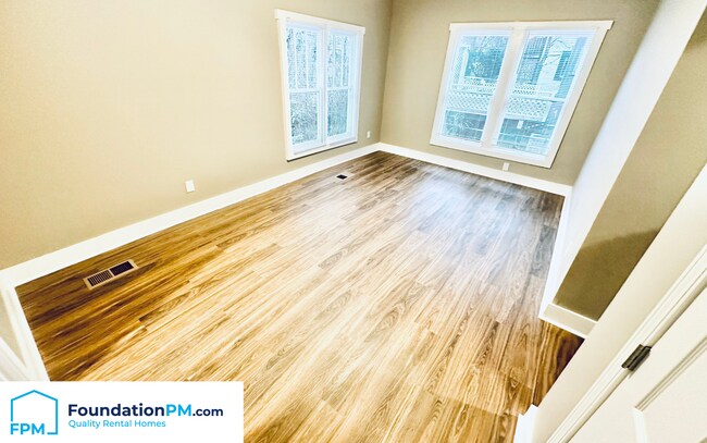 Foto del edificio - 105 N Evergreen St