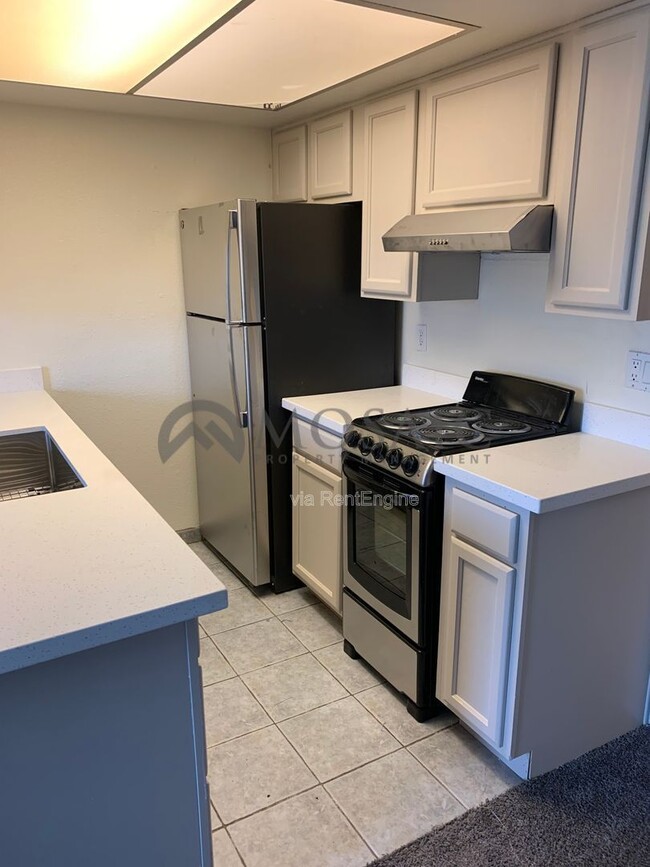 Foto del edificio - 461 W Holmes Ave