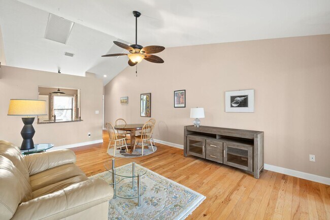 Foto del edificio - 4616 SE 5th Pl