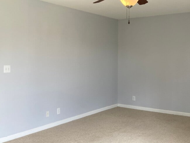 Building Photo - 2566 Leprechaun Ln