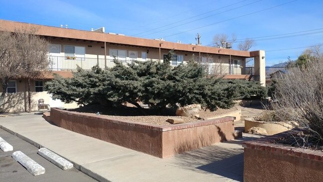 Foto del edificio - 1111 Amherst Dr SE
