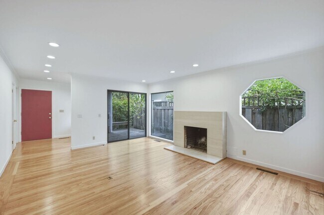 Building Photo - Upgraded 4 Bed, 2 Bath Home on Charming Tree Lined Street in Desirable Duveneck!