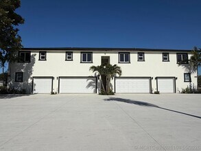 Building Photo - 1112 White Pine Dr