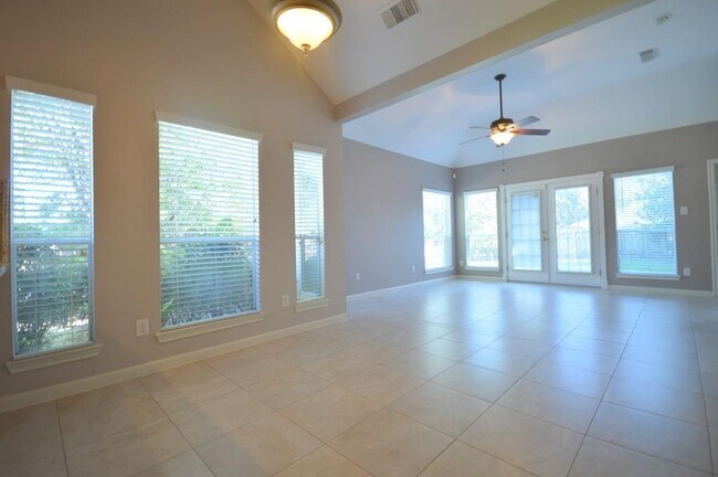 Building Photo - 15603 Tarpon Springs Ct