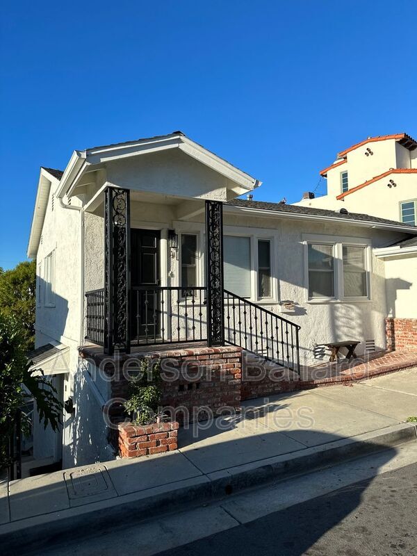 Foto del edificio - 408 Monterey Ln