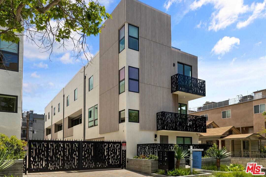 Foto principal - 1226 N Sycamore Ave