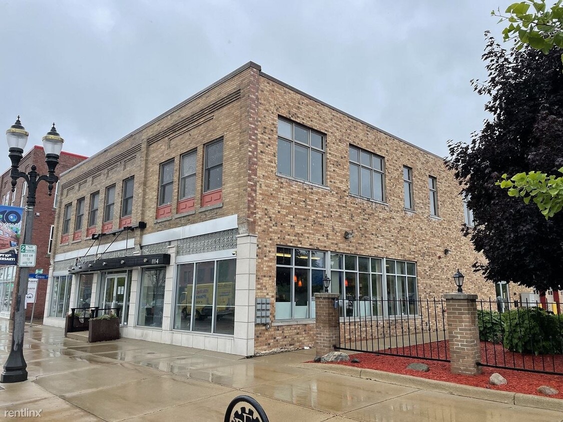 1116 S Washington Ave Unit Apt 2, Lansing, MI 48910 Condo for Rent in