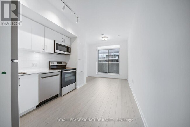 Photo du bâtiment - 4010 Eglinton Ave W