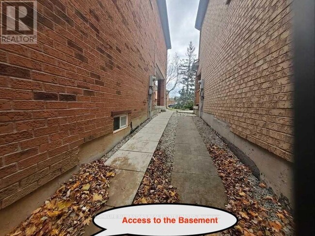 Photo du bâtiment - 3784 Forest Bluff Crescent