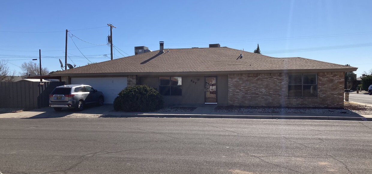 Primary Photo - 437 E Copper Ave