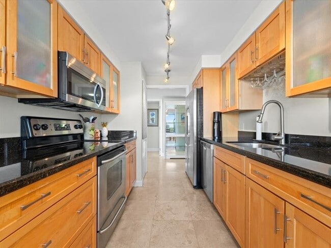 Building Photo - 3589 S Ocean Blvd