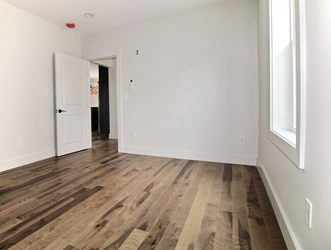 Building Photo - 408 Atwells Ave