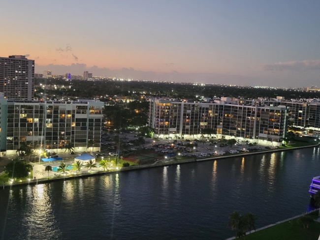 Building Photo - 3800 S Ocean Dr