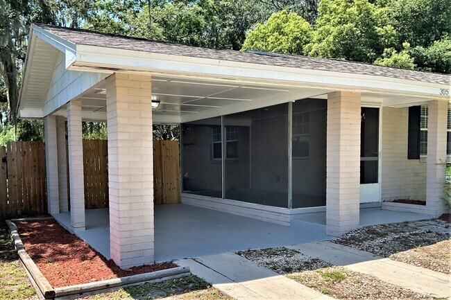 Building Photo - 305 Cooke St