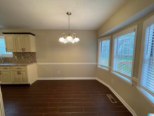 Building Photo - 1716 Wendy Cir