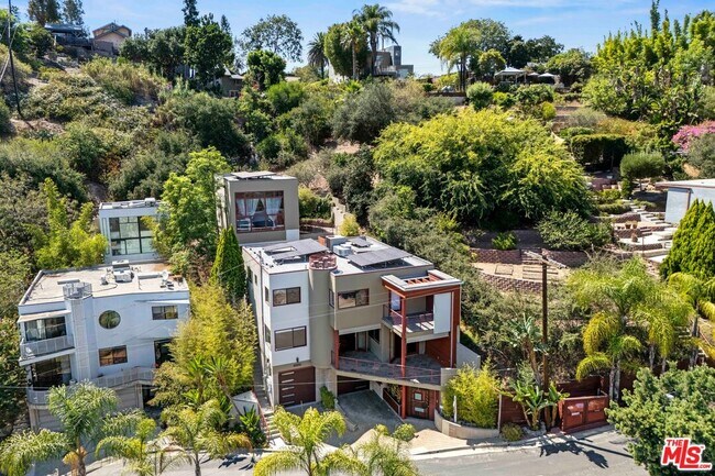 Foto del edificio - 2222 Bancroft Ave