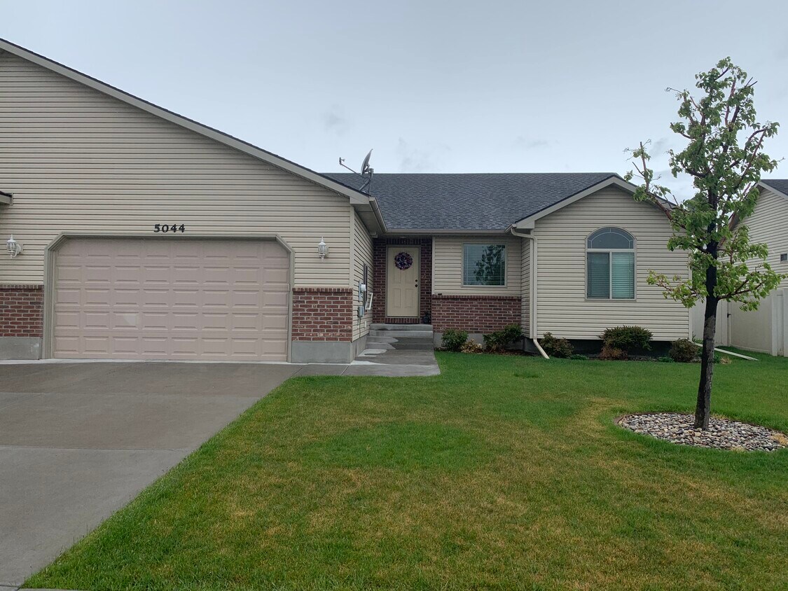 Primary Photo - 5044 Lily Ln