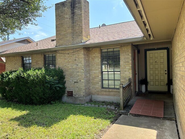 Foto del edificio - 11905 Oak Knoll Dr
