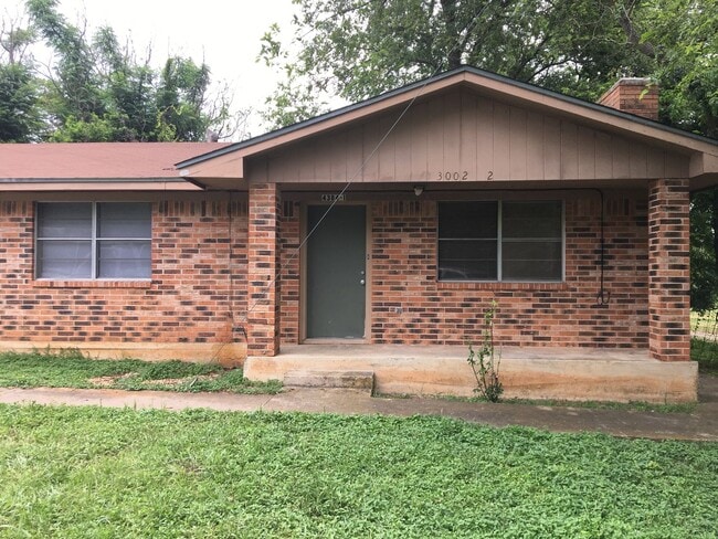 Building Photo - 3002 Tanglewood Cir