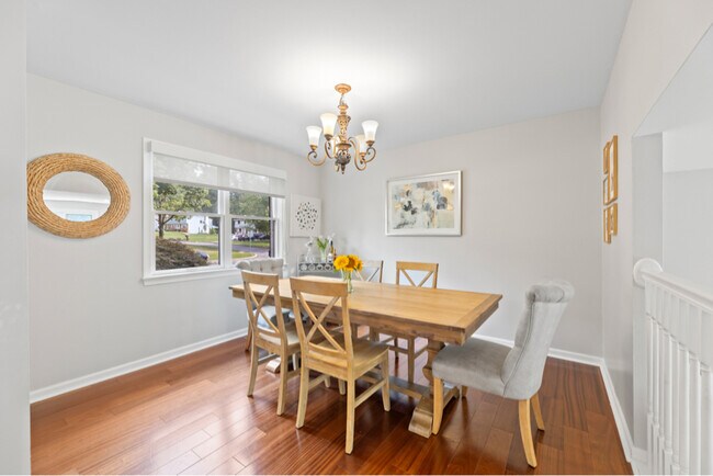 Foto del edificio - 1621 Clearview Ave
