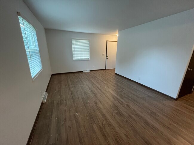 Foto del edificio - 358 N Jefferson St