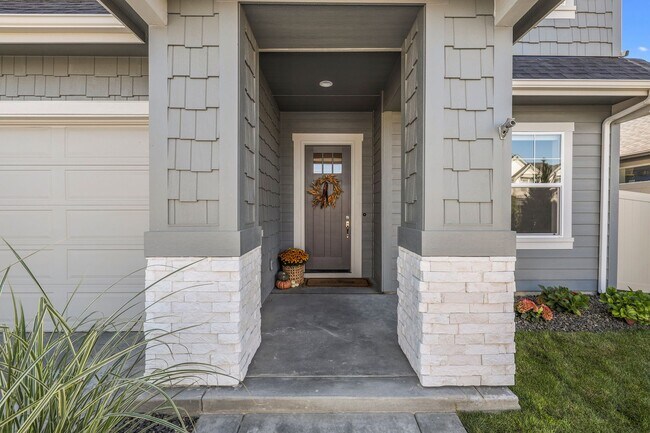 Foto del edificio - Beautiful 4 bed 2.5 bath home