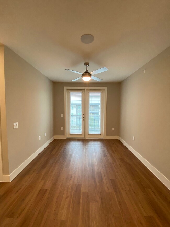 Foto del edificio - 1112 Giulianna Rd