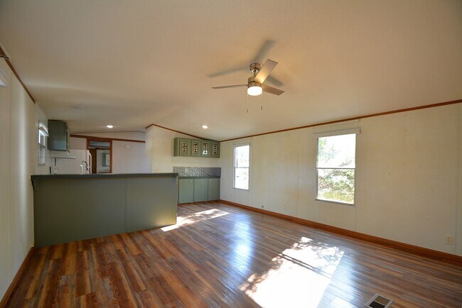 Foto del edificio - 110 Garner Rd