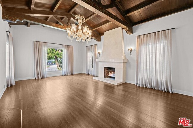 Building Photo - 208 S Rodeo Dr