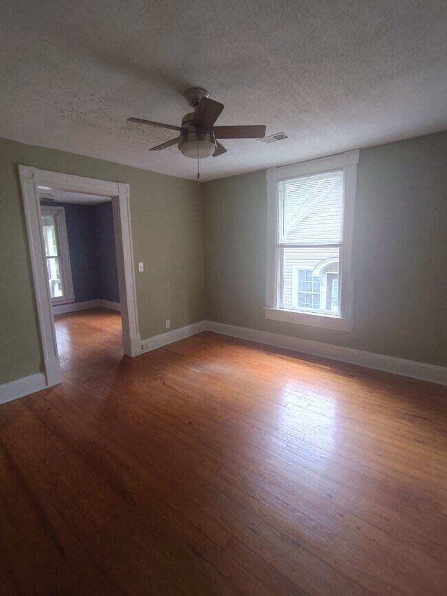 Foto del edificio - 689 Vernon Ave SE