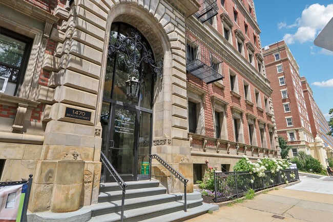 Foto del edificio - 1490 Beacon St