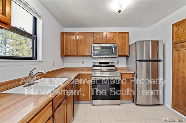 Building Photo - 6705 S Field St