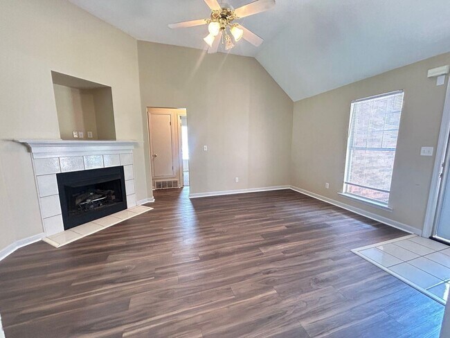 Foto del edificio - 4806 Ashcroft Dr