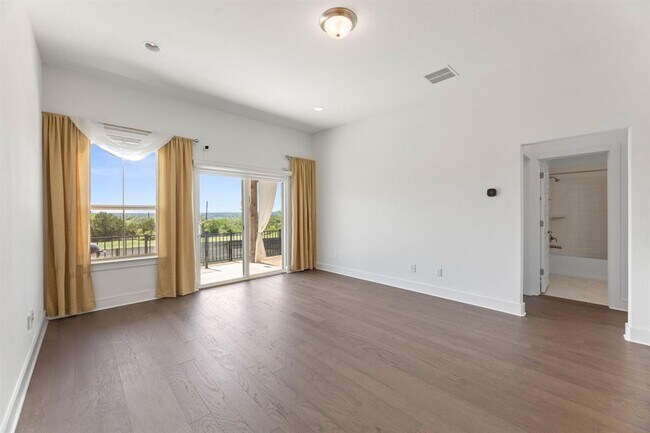Foto del edificio - 16504 Sydney Carol Ln