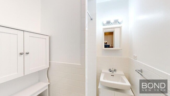 Foto del edificio - 222 E 89th St