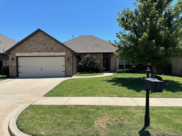 Foto principal - 18716 Rush Springs Ln