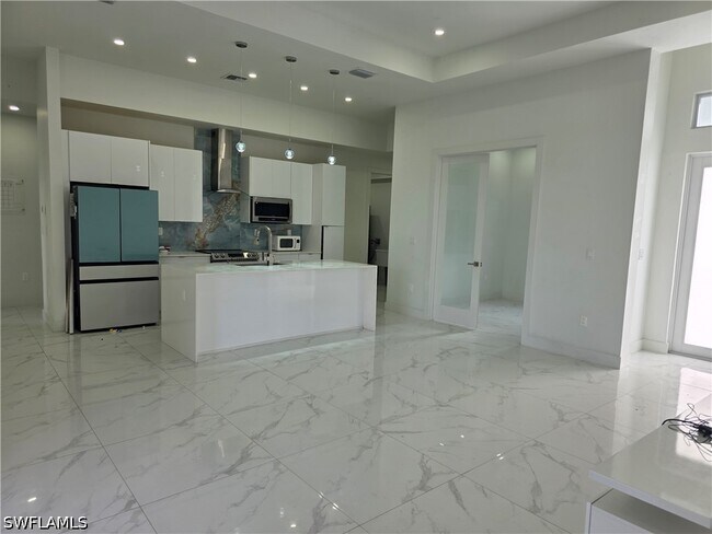 Foto del edificio - 331 Nelson Rd N