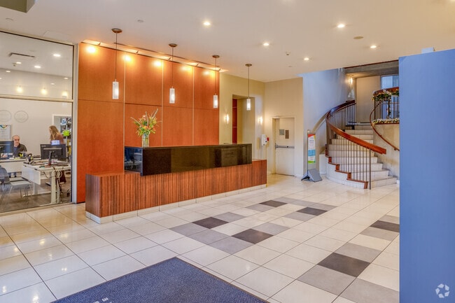 Lobby Photo - Yaletown 939