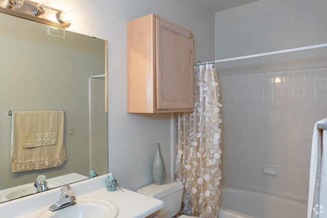 2BR, 2BA - 1104 SF - The Crossings Apartments