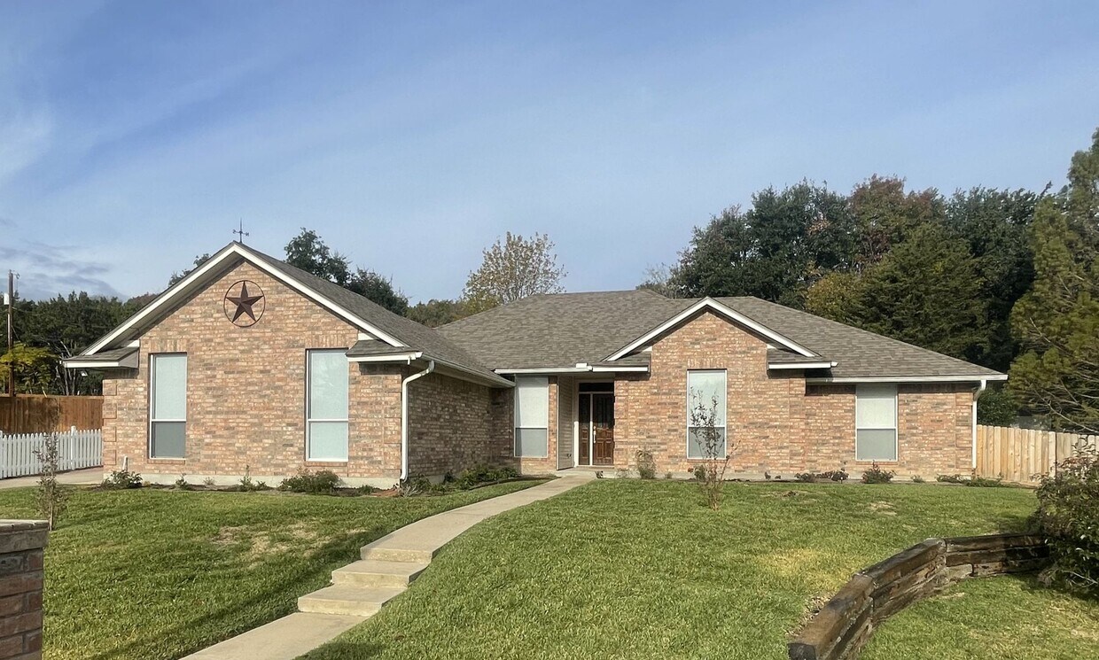 Primary Photo - 4 BEDROOM, NORTH BELTON