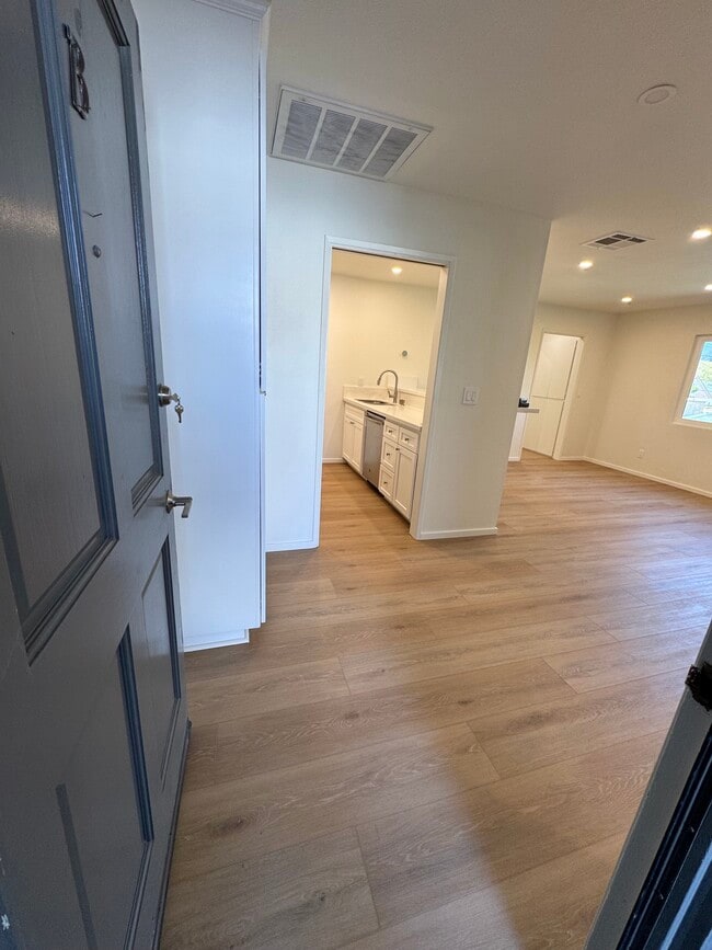 Building Photo - 517 Geneva St