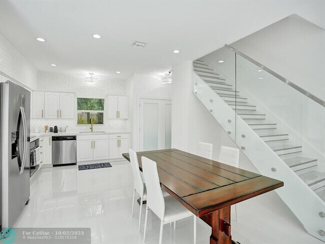 Foto del edificio - 833 SW 17th St