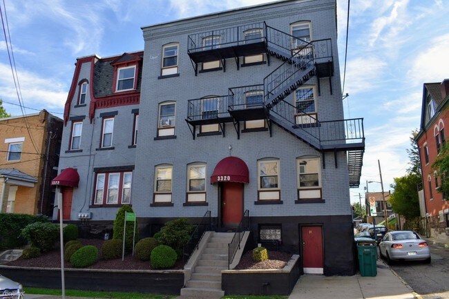 Foto del edificio - 3 br, 1 bath Apartment - 3322 Ward Street
