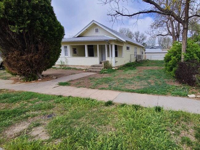 Photo - 139 N Ash St House