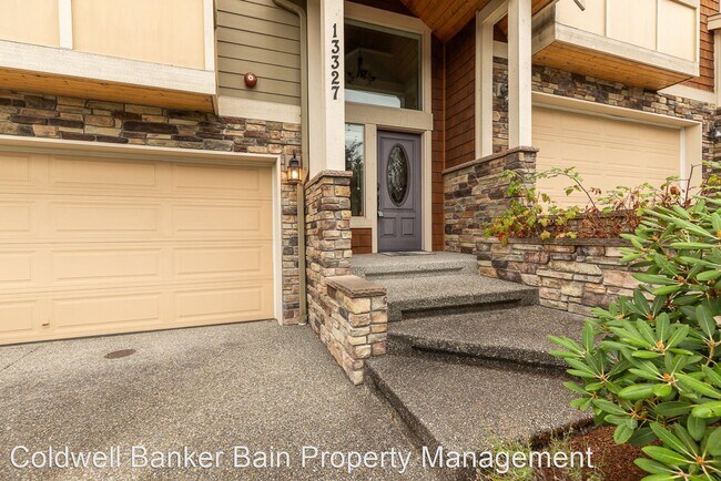 Building Photo - 3 br, 3.5 bath House - 13327 NE 152nd Street