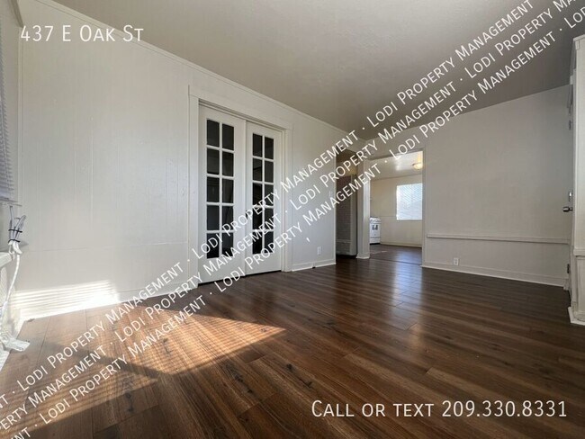 Foto del edificio - 437 E Oak St